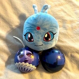 Miraculous Miraball Mayura Ornament with Dudu Kwami Plush